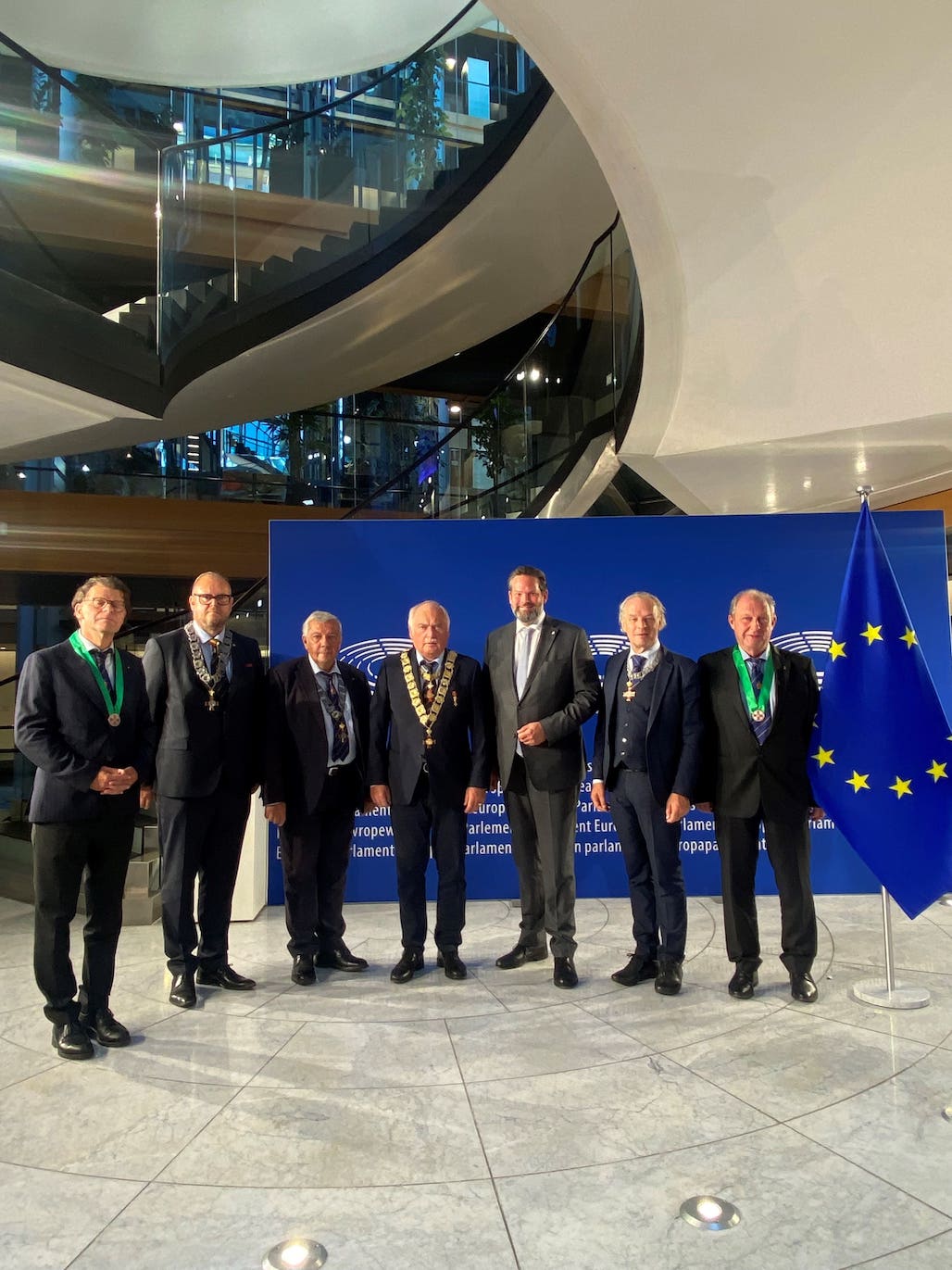 PartnerschaftsvertragOEVEWeinbauschuleFotocWeinritterorden