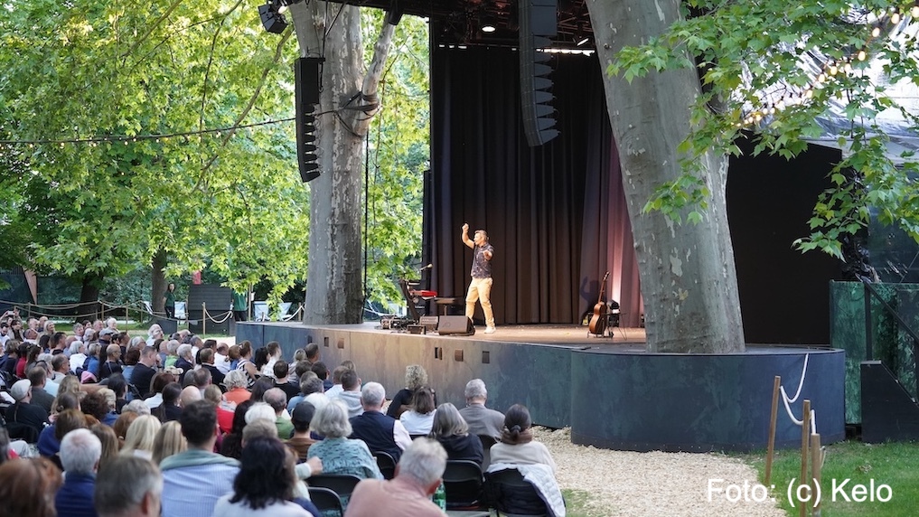 2026OmarSarsamImTheaterImParkFotocKelo