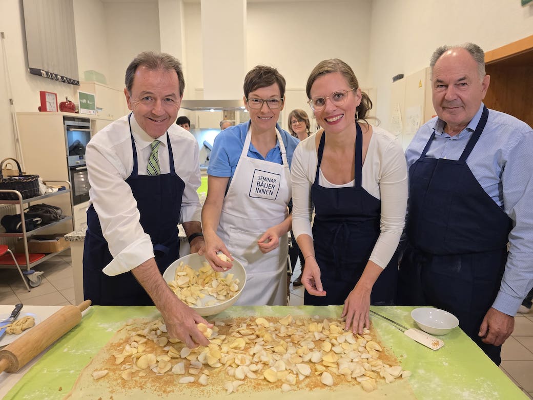 TagDesApfelsFotocLKBgldTeschWessely3