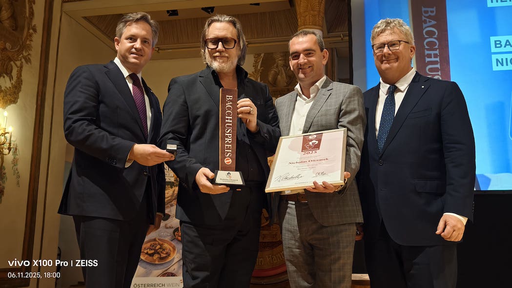 Weinbauverbandspräsident Johannes Schmuckenschlager, Nicholas Ofczarek, GF-Weintourismus Burgenland Herbert Oschep, und GF- Österreich Wein Marketing, Chris Yorke. Foto (c) WB ZechmeisterSiessFotocWilhelmBoehm