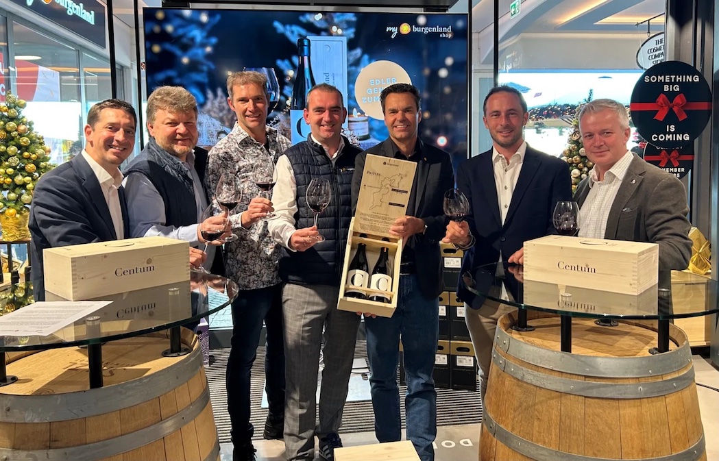 GF Wein Burgenland Christian Zechmeister, Winzer Albert Gesellmann, Winzer Erich Scheiblhofer, GF Weintou- rismus Burgenland GmbH Herbert Oschep, GF Burgenland Tourismus Didi Tunkel, Winzer Georg Prieler und Winzer Thomas Kopfensteiner. Foto(c)Weintourismus ZechmeisterSiessFotocWilhelmBoehm