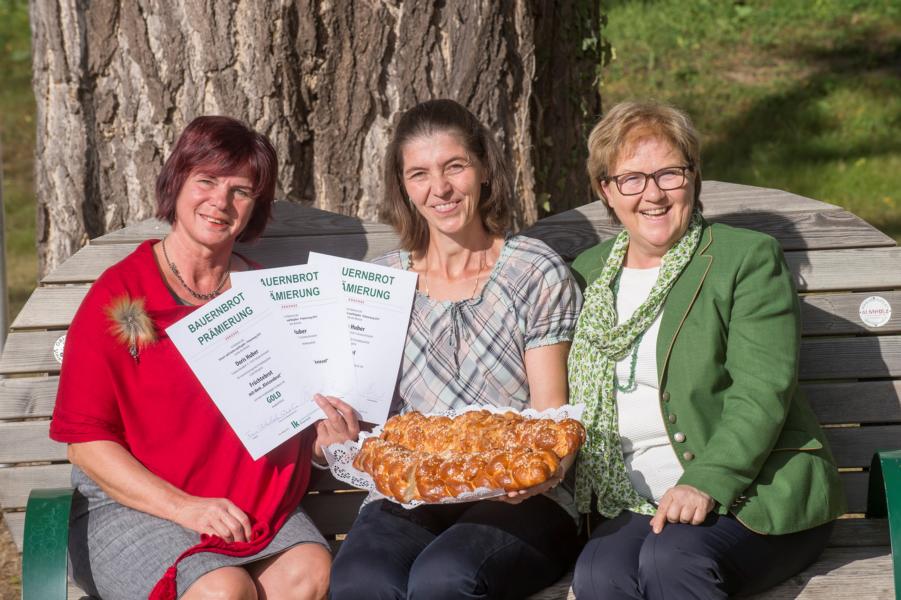 AllerheiligenstriezelPraemiertDorisHuberSzendyFotoLKSteiermark