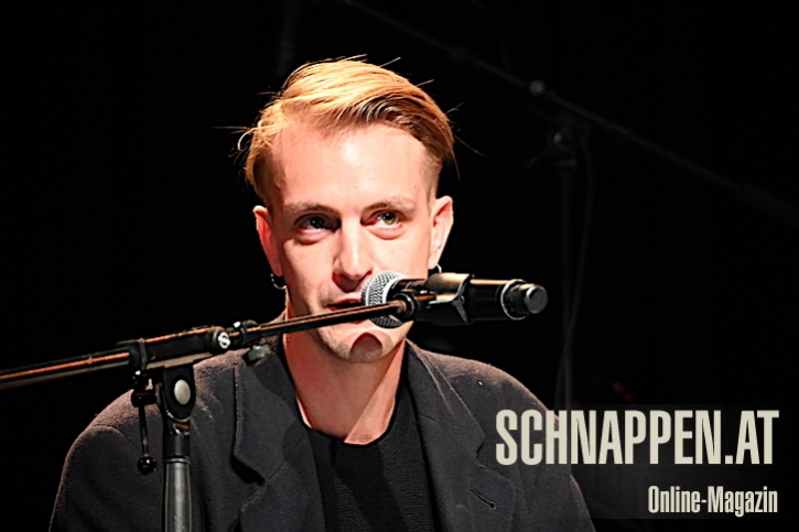LesungSebastianJanataFotoPrinzSCHNAPPENat