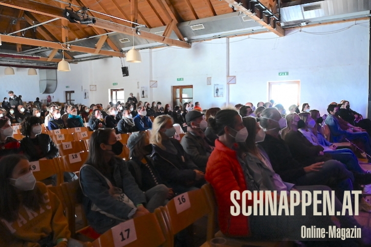 PublikumCselleyMuehleCoronaRegelnFotoPrinzSCHNAPPENat