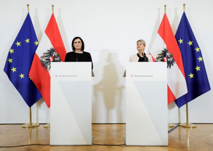 MinisterinElisabethKoestingerVerteidigungministerinKlaudiTannerFotoBKAAndyWenzel