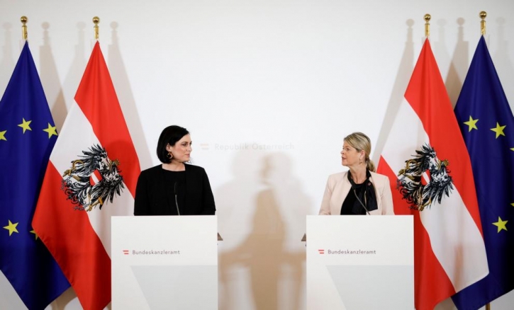 SoldatenUndZivildienerUnterstuetzenInCoronaKriseFotoBKAAndyWenzel