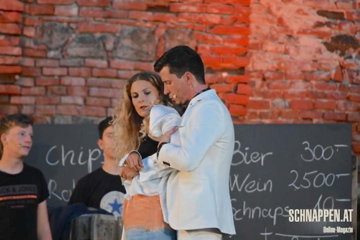 MusicalInGuessingVorDerBurgFotoPrinzSCHNAPPENat