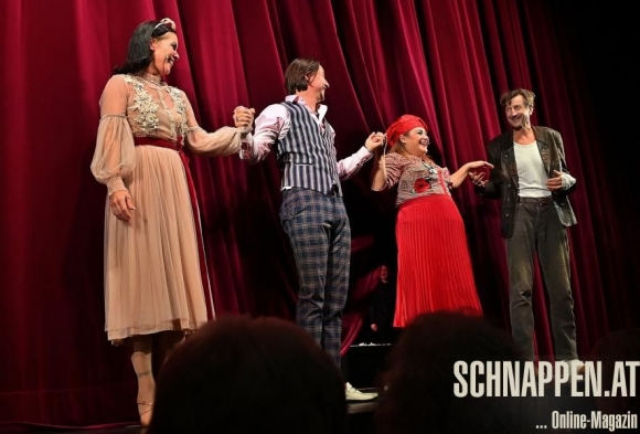 2019PremiereFruehereVerhaeltnissePosseMitGesangVonJohannNepomukNestroyFotoPrinzSCHNAPPENat