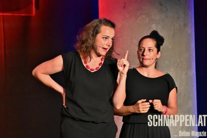 KabarettistinGudrunNikodemEichenhardtKomikerinCarolineAthanasiadisFotoPrinzSCHNAPPENat