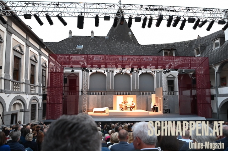 InnenhofSchlossKobersdorfFotoPrinzSCHNAPPENat