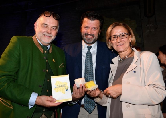 MiklLeitnerMitGFChristianMilotaUndKeynoteSpeakerMartinRohlaFotoNLKReinberger