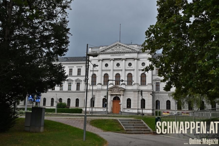 2020KreisgerichtWienerNeustadtFotoPrinzSCHNAPPENat