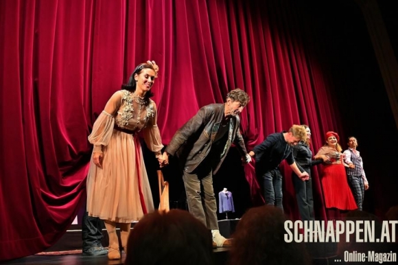 schlussapplausImTheaterAkzentFotoPrinzSCHNAPPENat