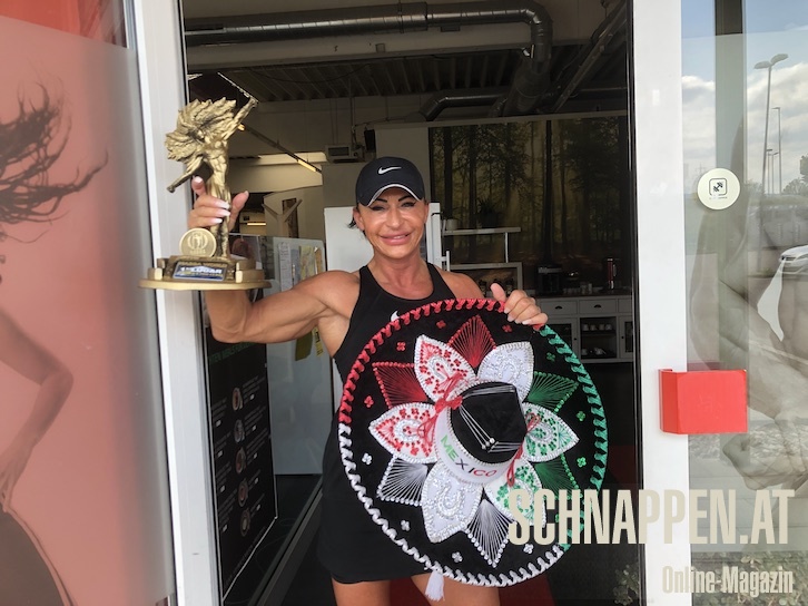 Sonja Mock-Strodl holte den Bodybuilding-Weltmeistertitel nach Österreich. Foto: Prinz, SCHNAPPEN.AT SonjaMockStrodlWeltemeisterinBodybuildingFigureProFotoPrinzSCHNAPPENat