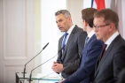MinisterKarlNehamerKanzlerSebastianKurzMinisterRudolfAnschoberFotoBKA