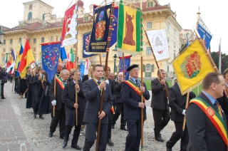 Ein beeindruckender und faszinierender Festzug zog von der Berkirche bis zum Hotel Burgenland quer durch Eisenstadt.